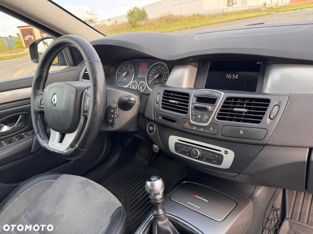 Renault Laguna dCi 150 FAP Start-Stop GT - 18