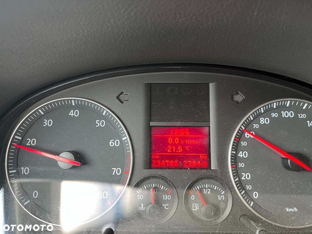 Volkswagen Touran - 8