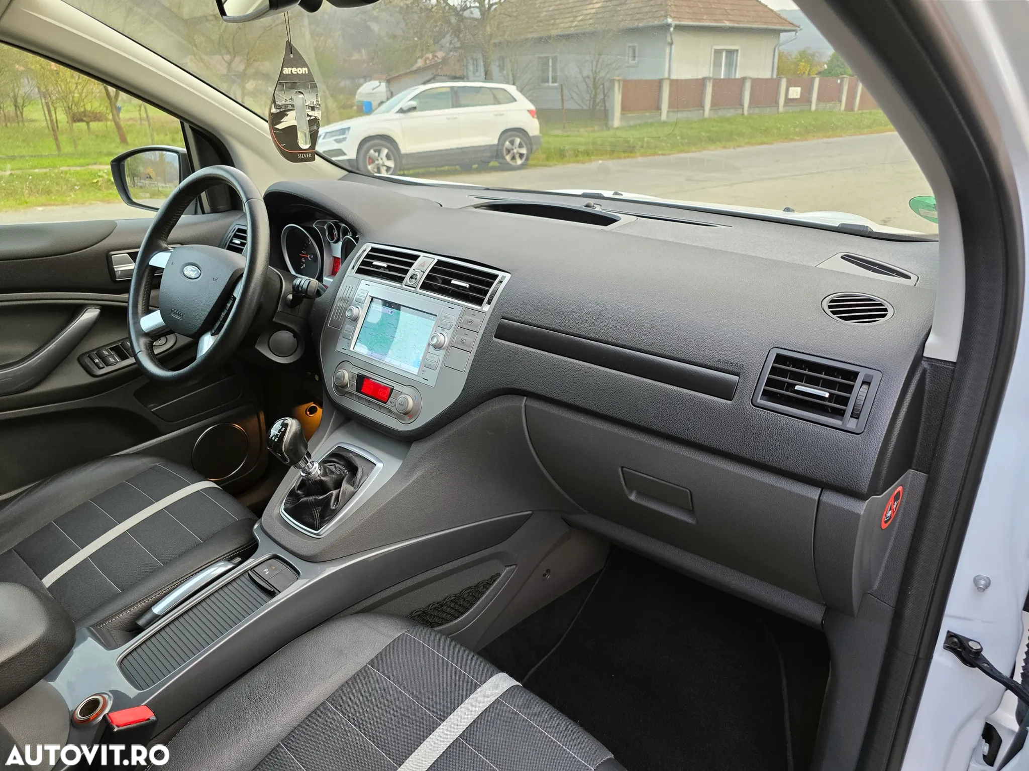 Ford Kuga 2.0 TDCi 2x4 Titanium - 24