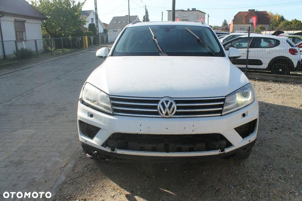 Volkswagen Touareg - 2