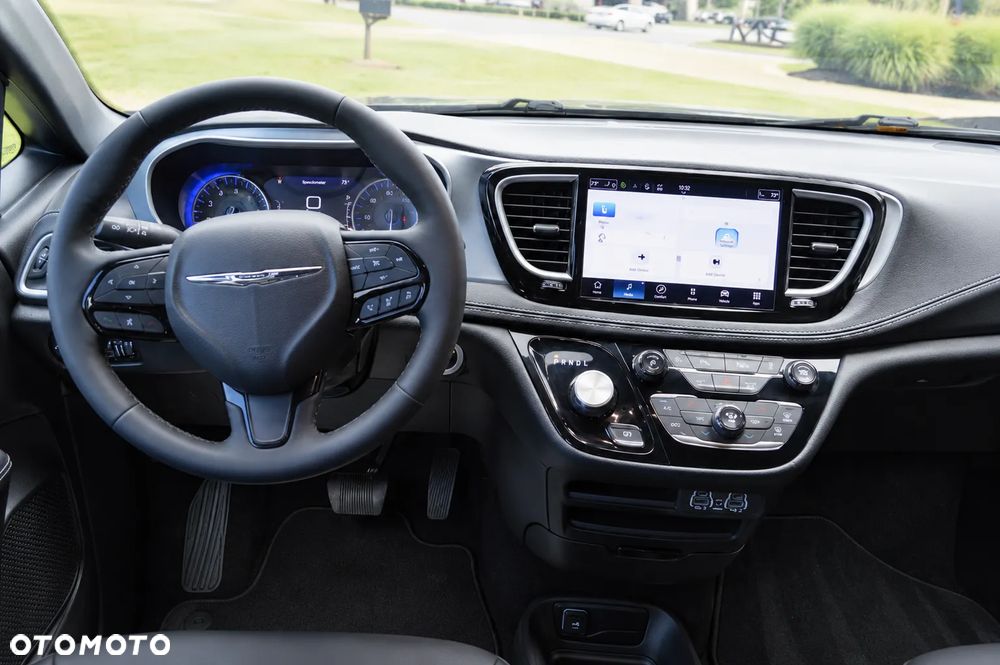 Chrysler Pacifica - 19