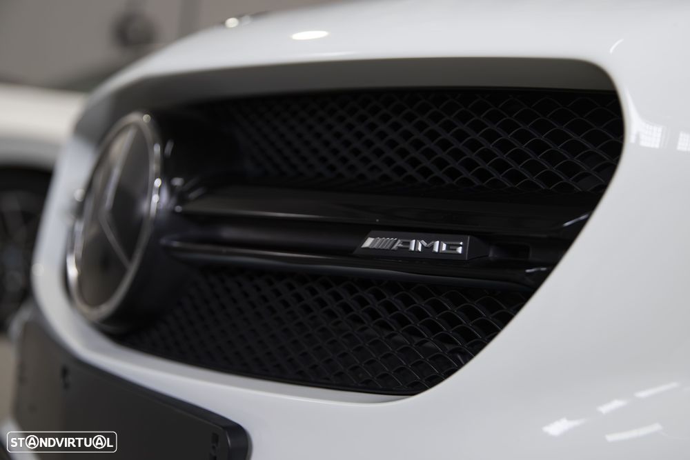 Mercedes-Benz CLA 45 AMG 4Matic Speedshift DCT 7G Night Edition - 3