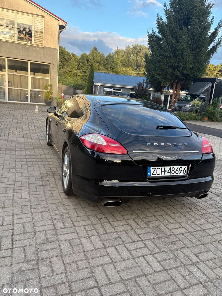 Porsche Panamera 4 - 3