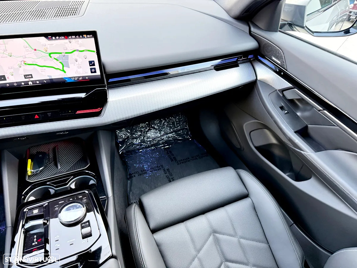 BMW 530 e Pack Desportivo M Pro - 22