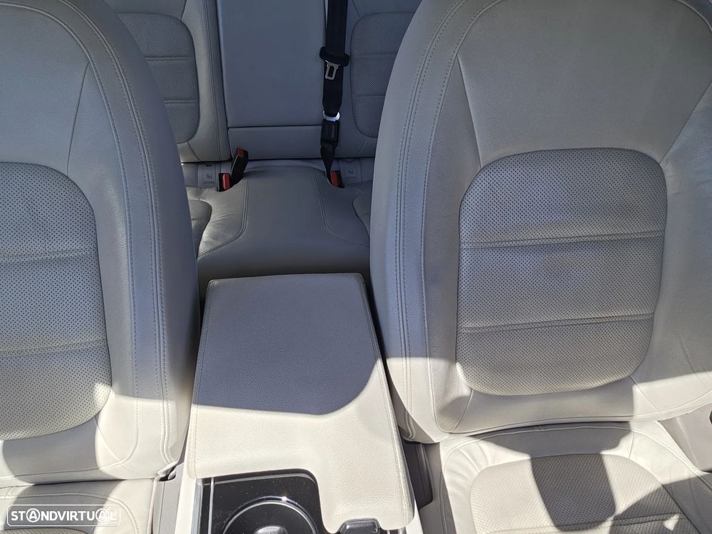 Jaguar XE 20d Aut. Portfolio - 10