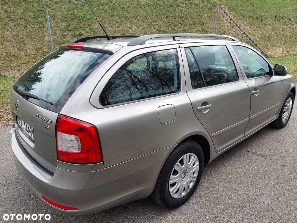 Skoda Octavia 1.6 Combi Style - 5