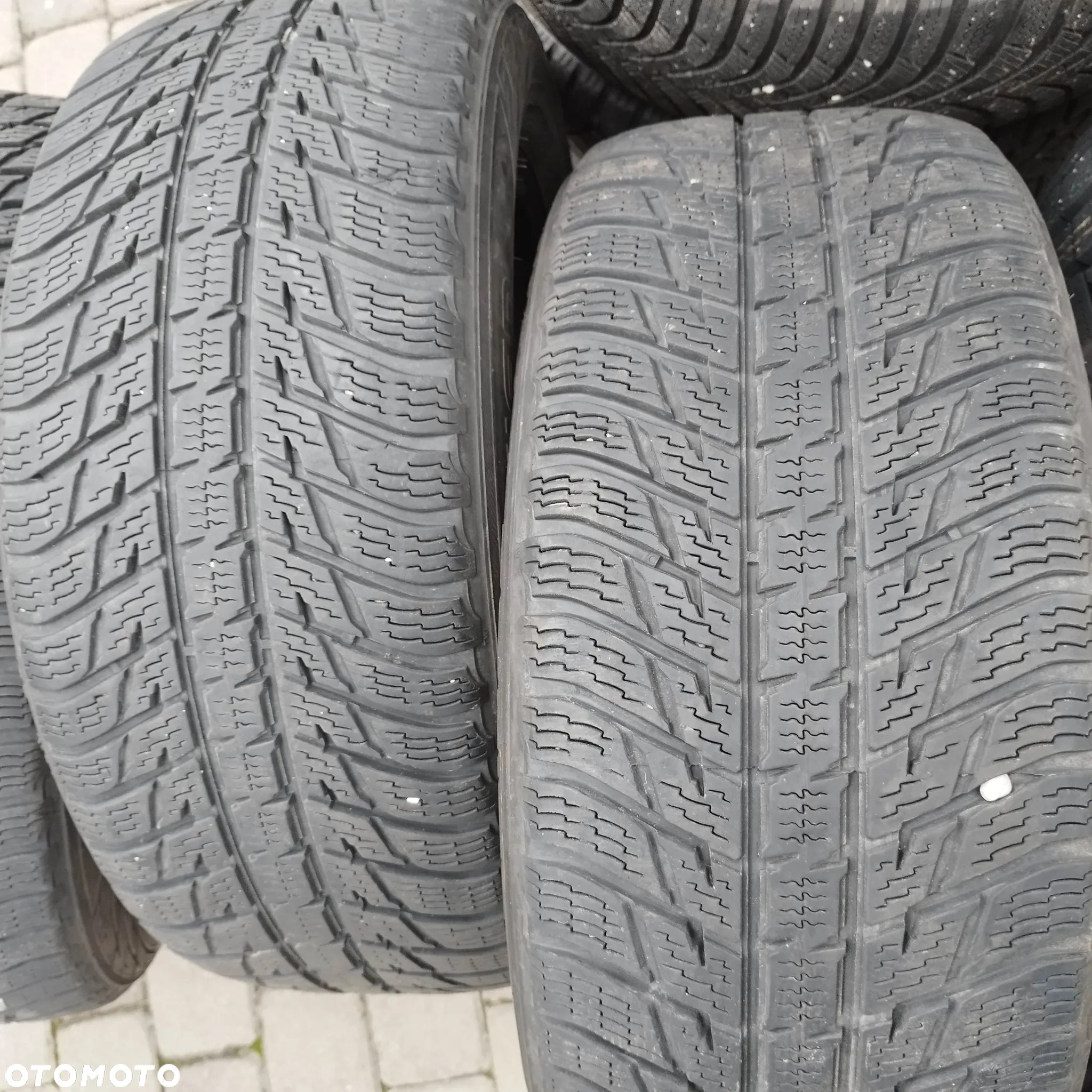 235/55/17 nokian wr suv3 extra load - 2