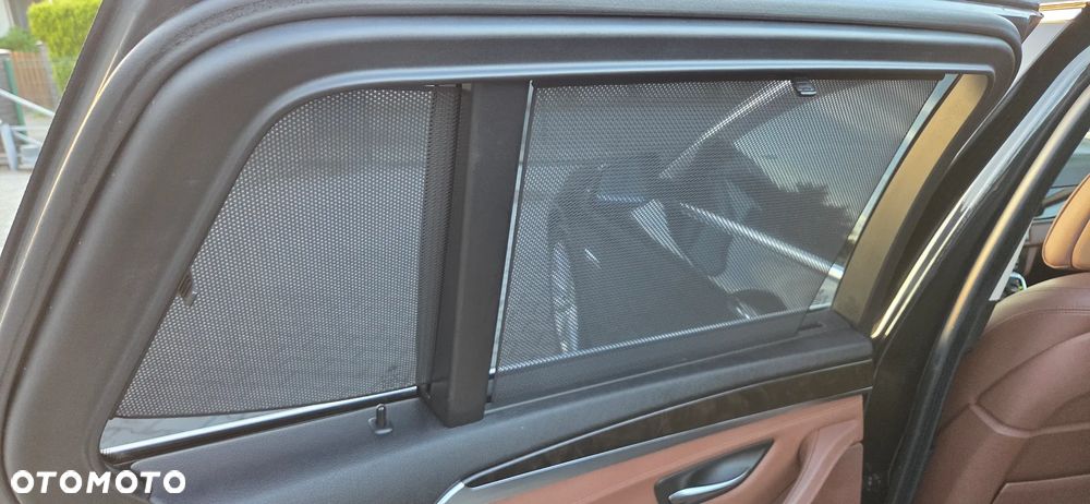 BMW Seria 5 525d Sport-Aut Luxury Line - 20