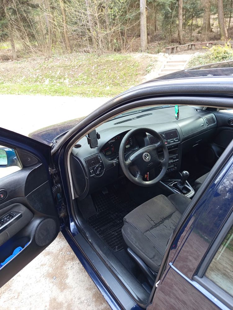 Volkswagen Golf 1.6 - 11