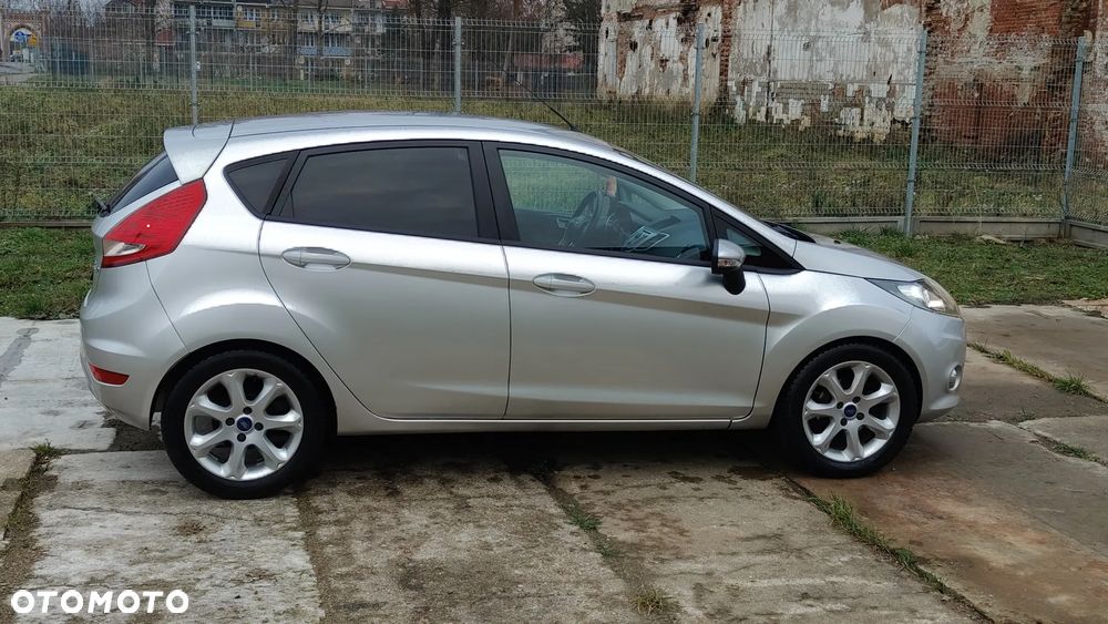 Ford Fiesta 1.6 TDCi Individual - 31