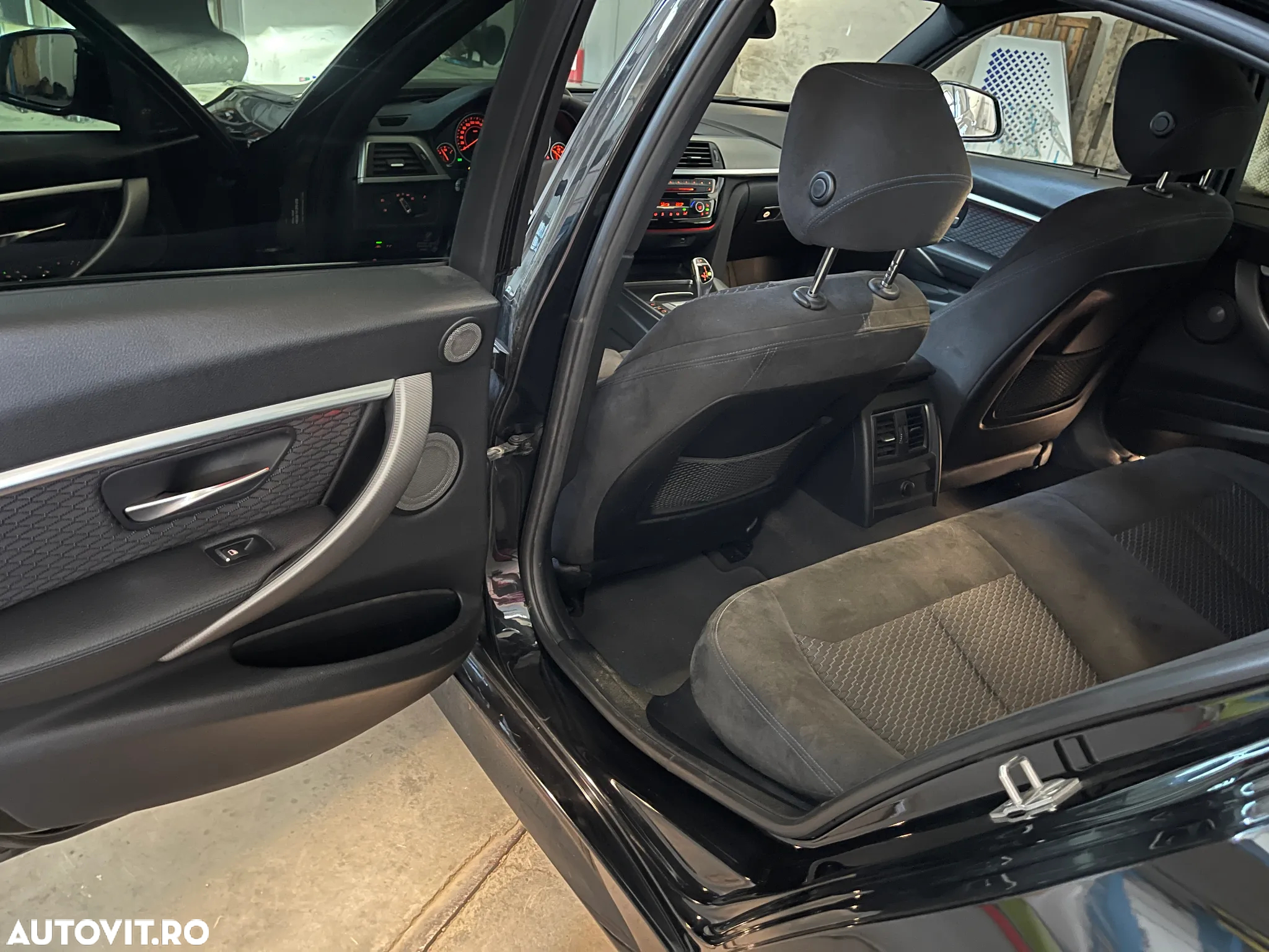 BMW Seria 3 330e iPerformance M Sport - 12