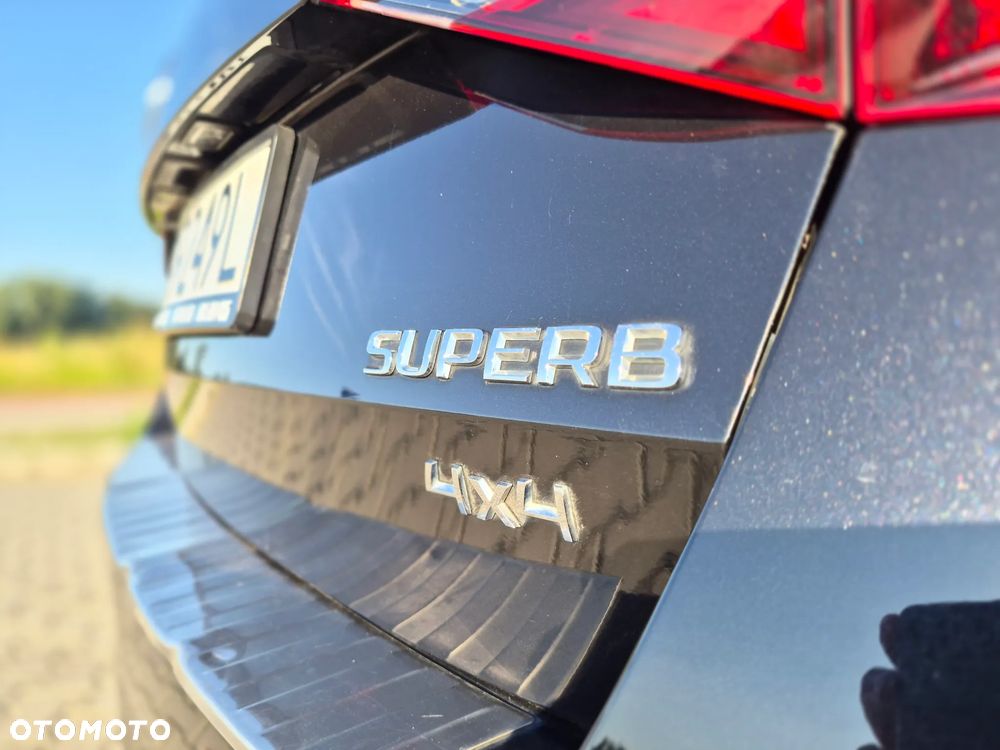 Skoda Superb 2.0 TDI 4x4 L&K DSG - 10