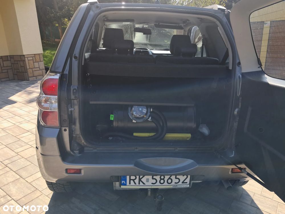 Suzuki Grand Vitara 1.6 De luxe - 10