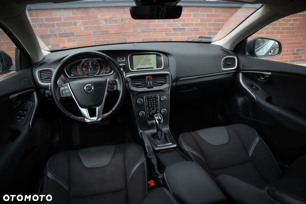 Volvo V40 D2 Geartronic Momentum - 25