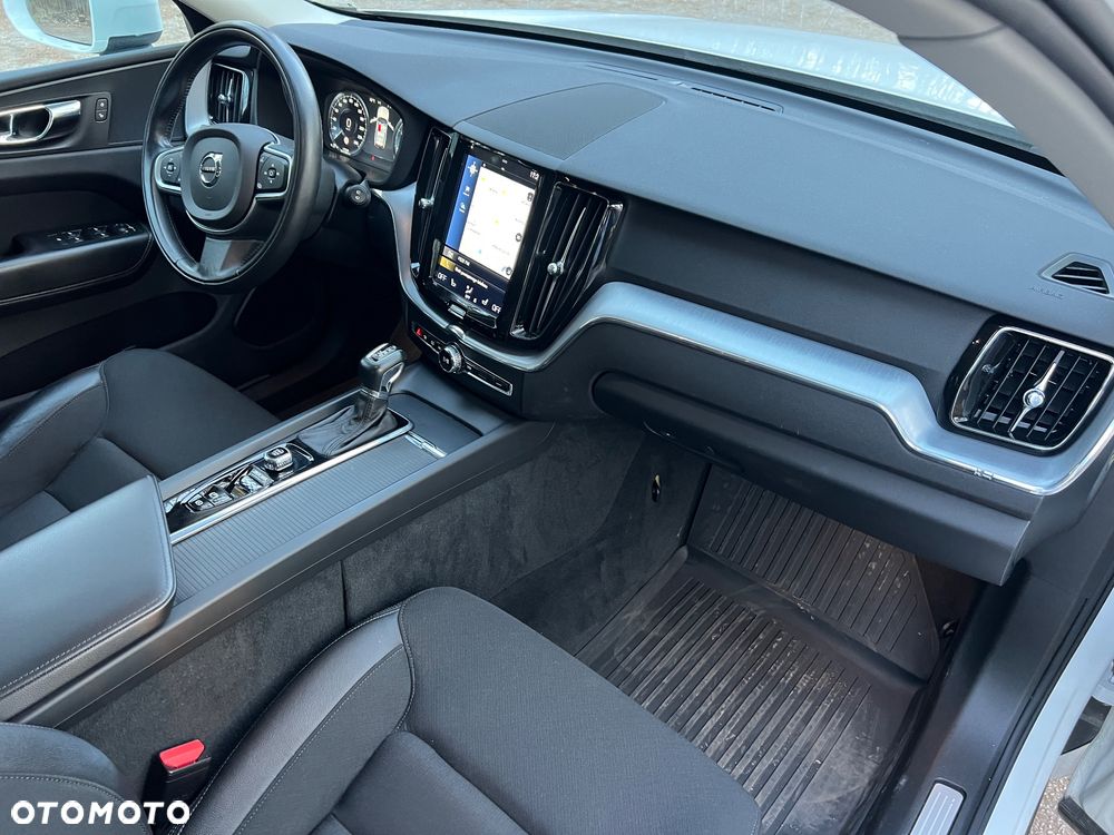 Volvo XC 60 B5 B AWD Geartronic Momentum Pro - 39