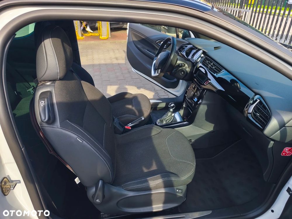 Citroën DS3 1.6 e-HDi SoChic - 11