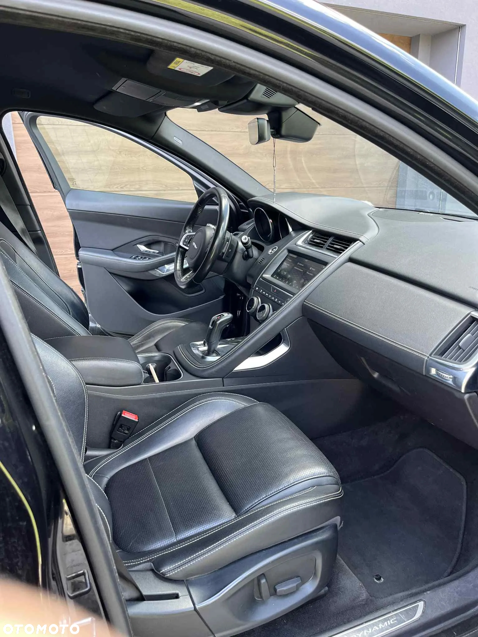 Jaguar E-Pace 2.0 i4P AWD R-Dynamic - 5