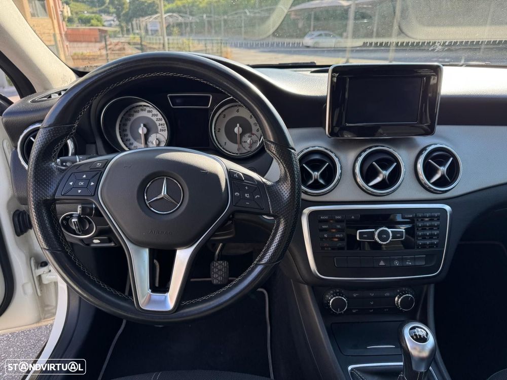 Mercedes-Benz GLA 180 d Urban - 10