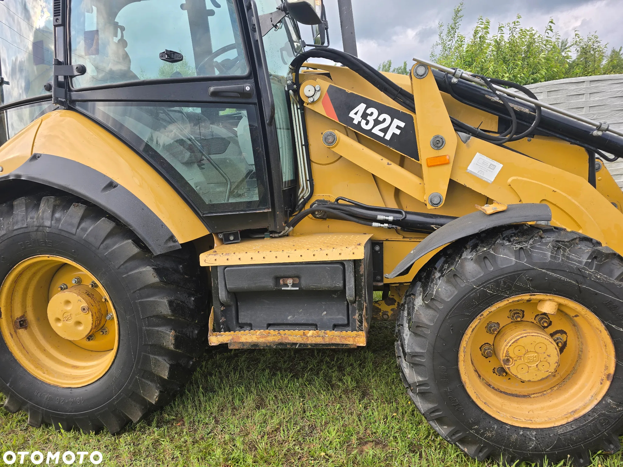 Caterpillar - 8