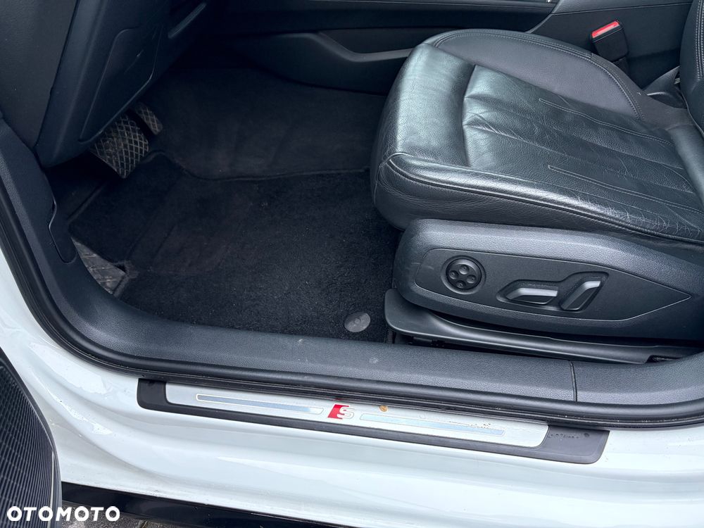 Audi A4 Limousine - 17