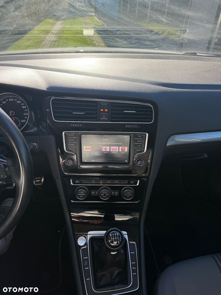 Volkswagen Golf - 10