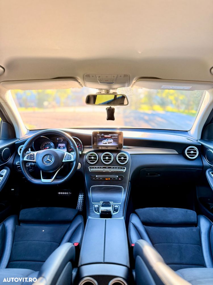 Mercedes-Benz GLC 250 4MATIC 9G-TRONIC AMG Line - 23