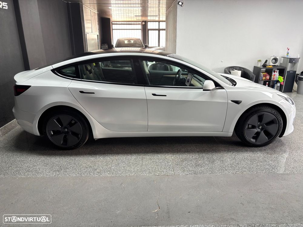 Tesla Model 3 - 8