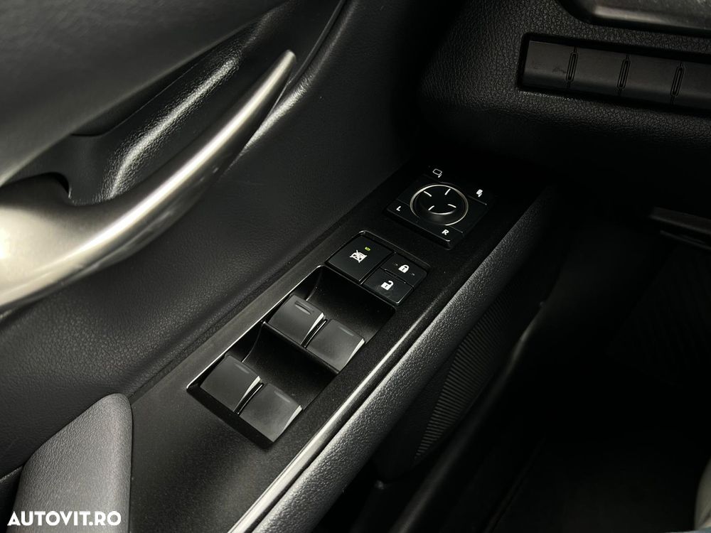 Lexus UX 250h Business Edition - 34