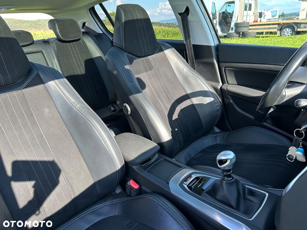 Peugeot 308 1.6 BlueHDi Allure S&S - 7