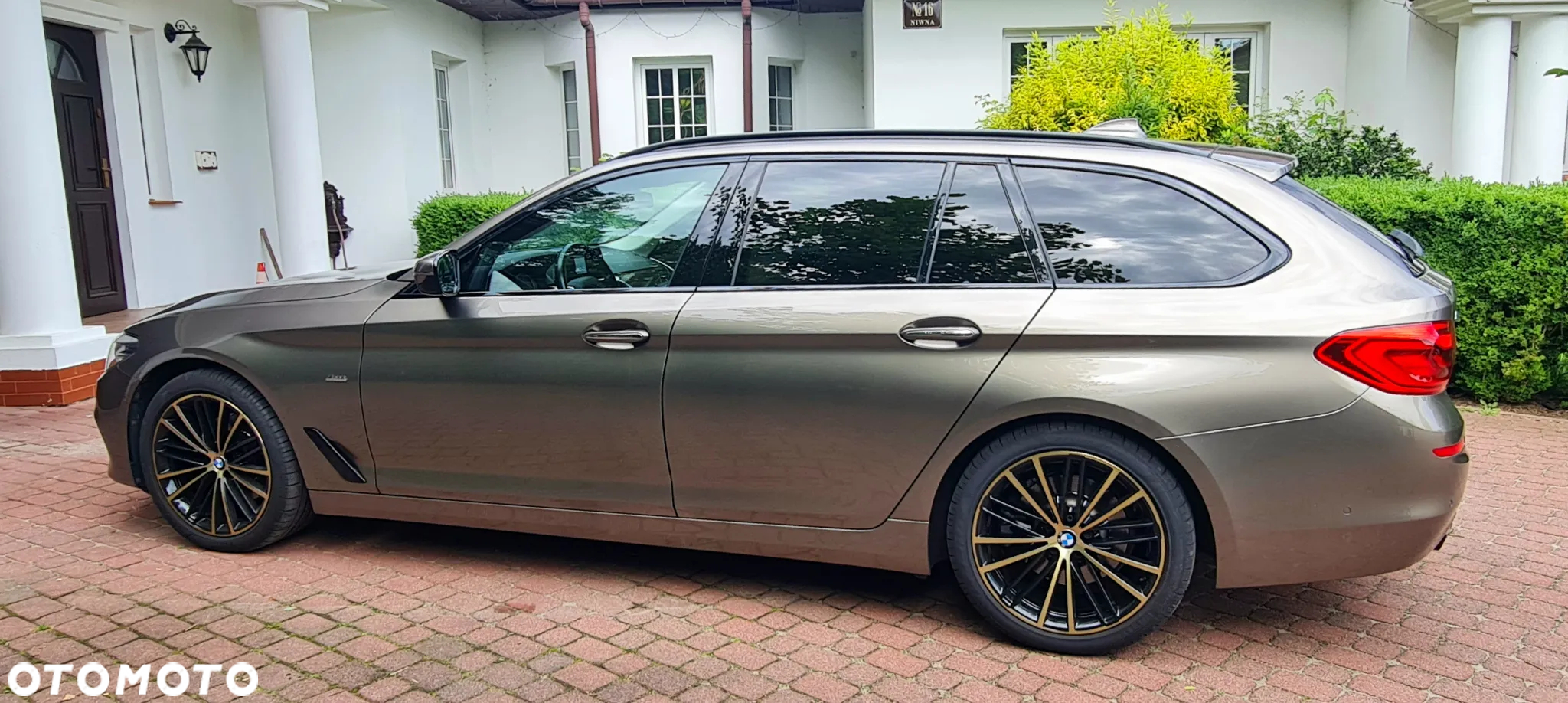 BMW Seria 5 520d xDrive Luxury Line sport - 2