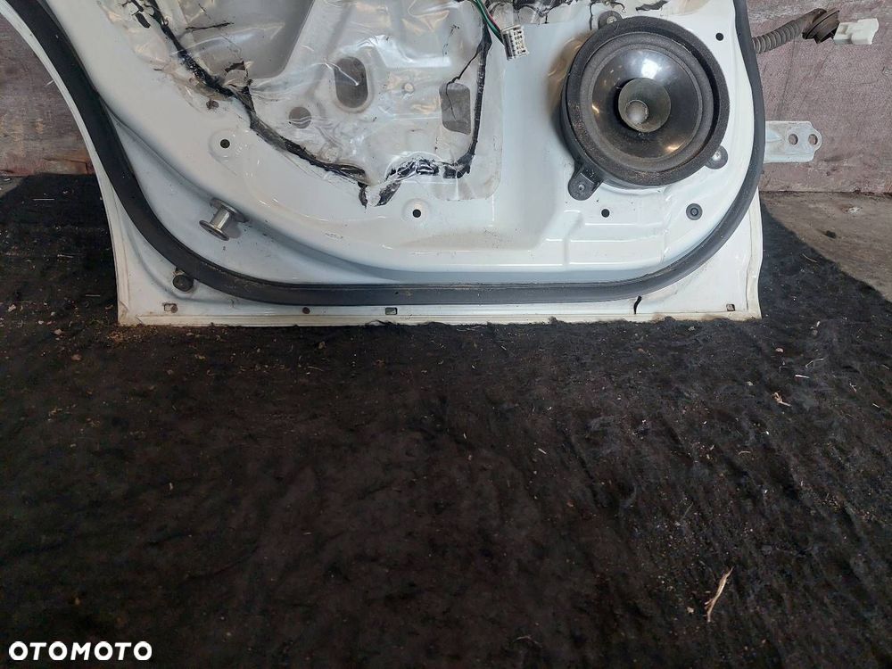 DRZWI KOMPLETNE LEWY TYŁ SUBARU LEGACY V KOMBI 37J -SATIN WHITE PEARL - 2