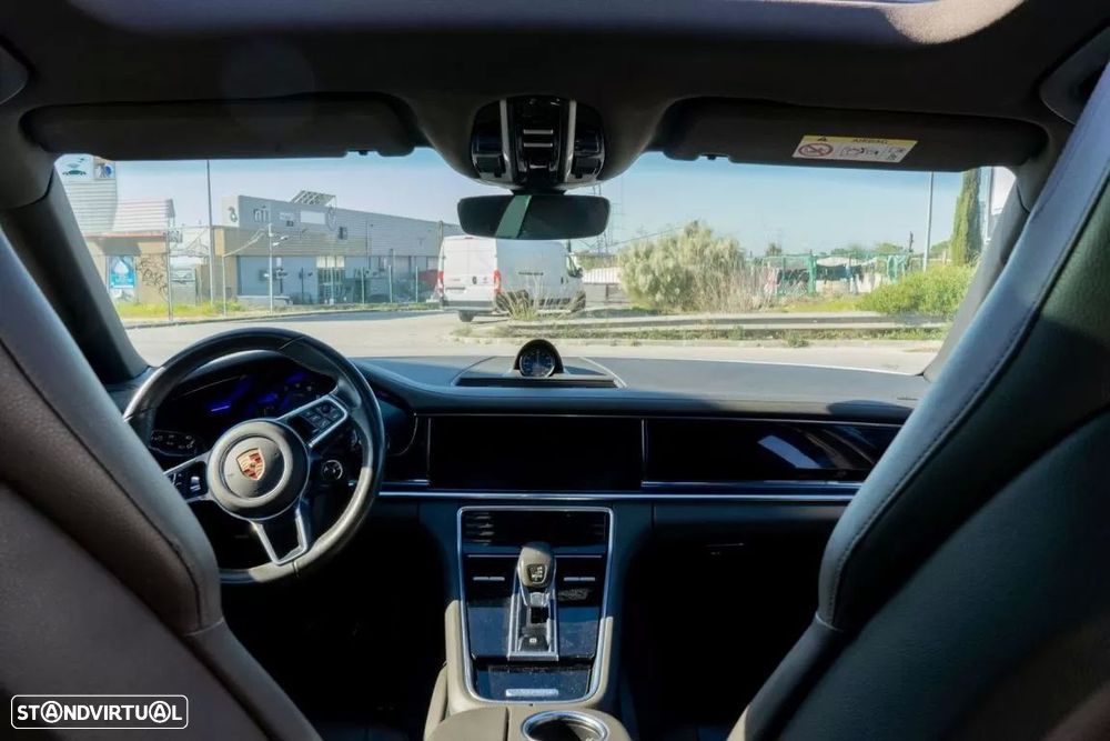 Porsche Panamera Sport Turismo - 20