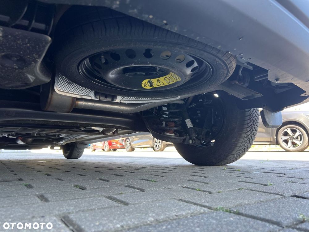 Ford Transit Courier - 20