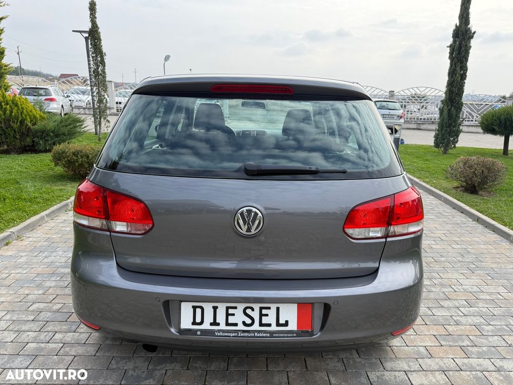 Volkswagen Golf 1.6 TDI BlueMotion Technology Comfortline - 8