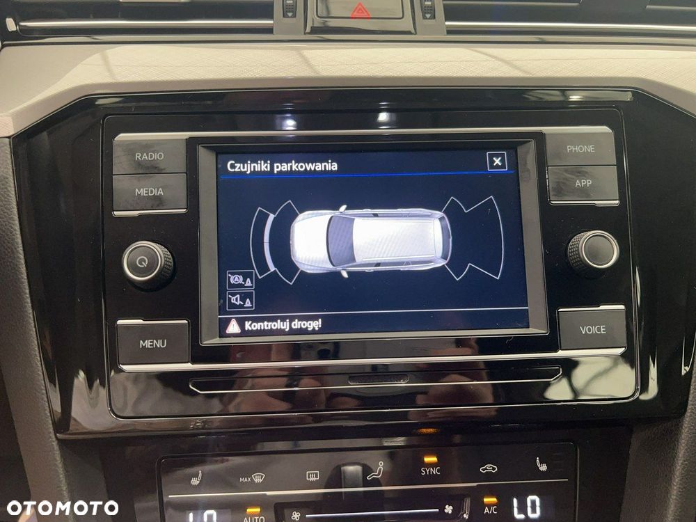 Volkswagen Passat - 21