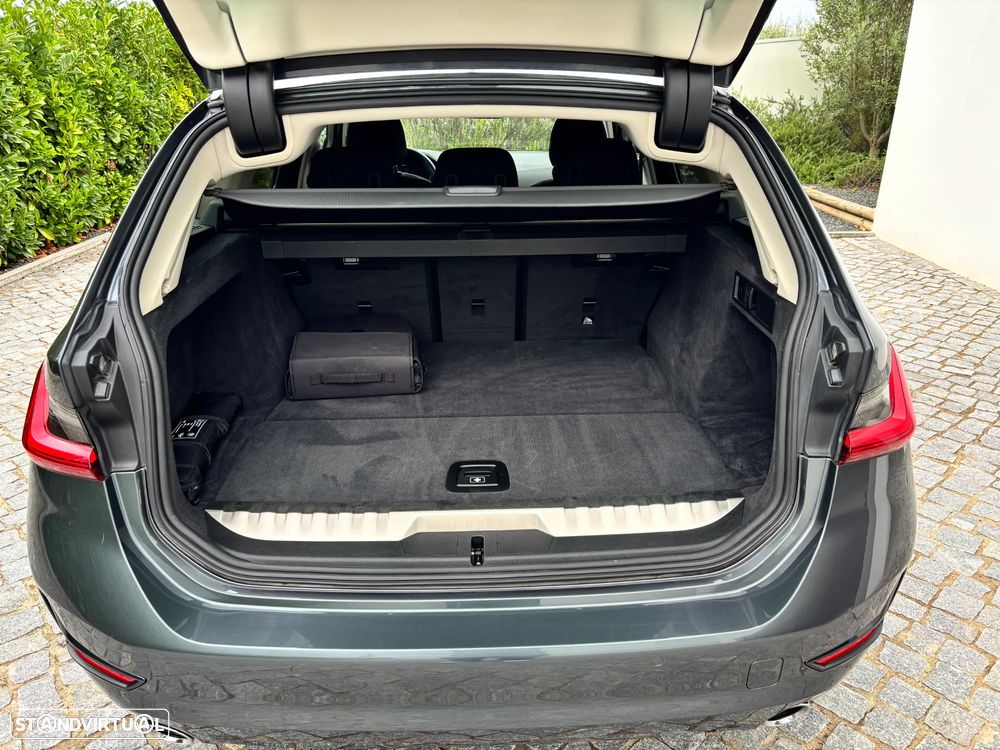 BMW 330 - 16