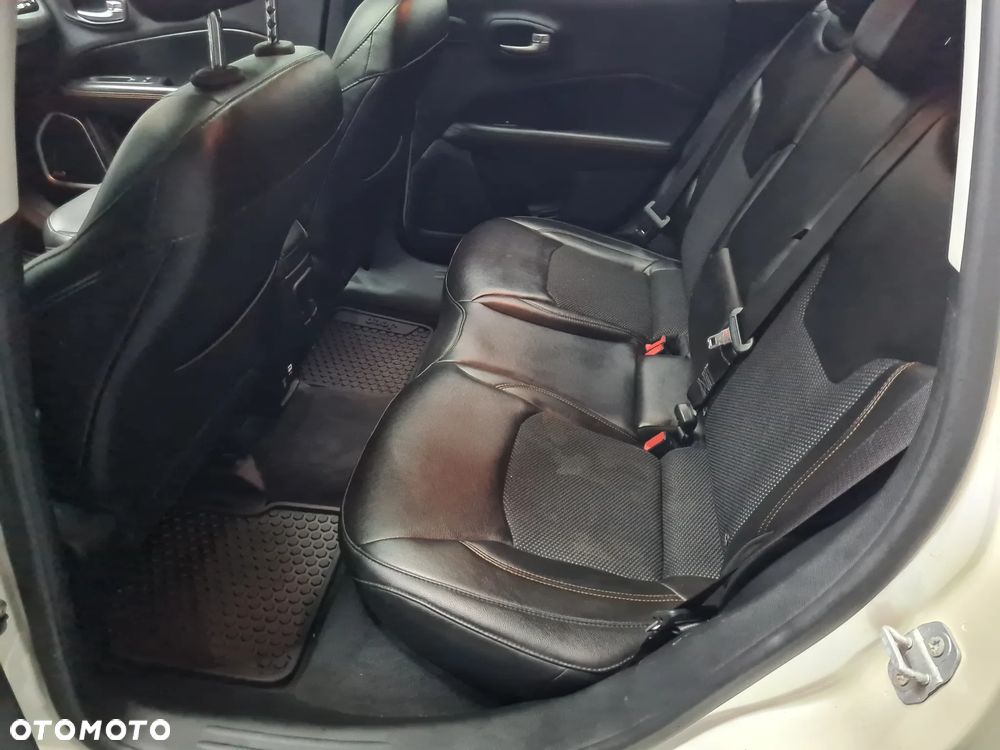 Jeep Compass 1.4 TMair Limited 4WD S&S - 26