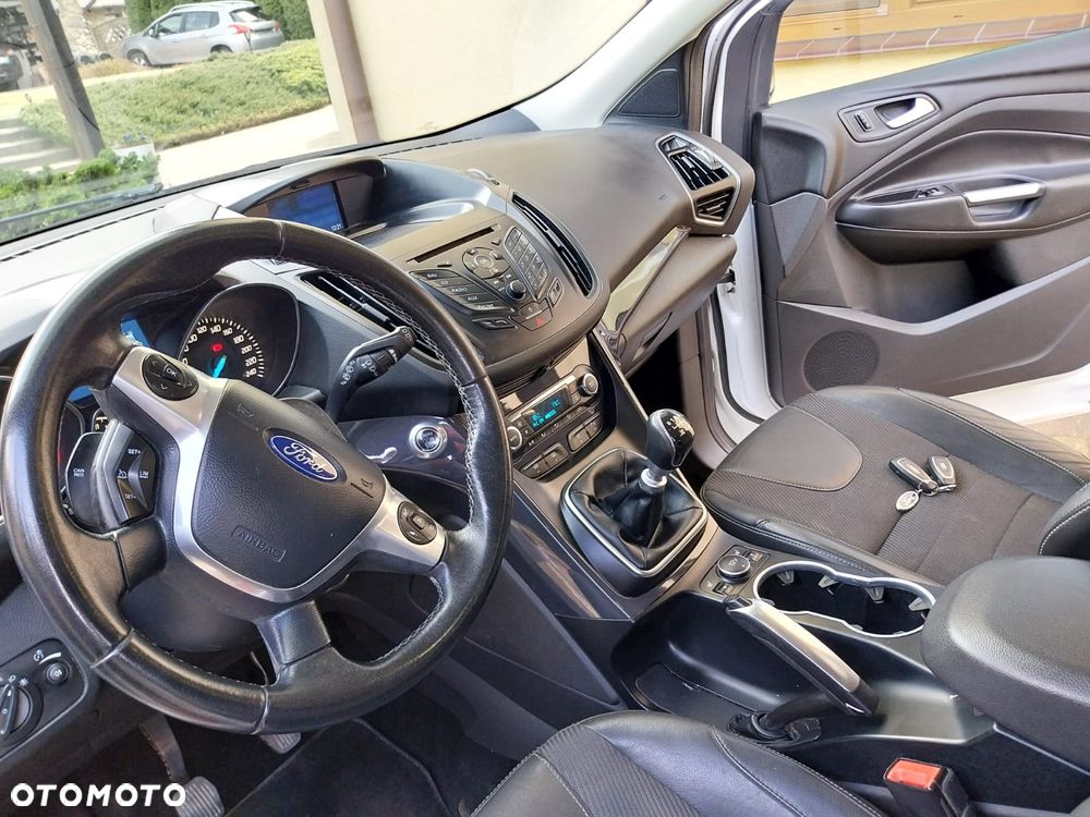 Ford Kuga - 26