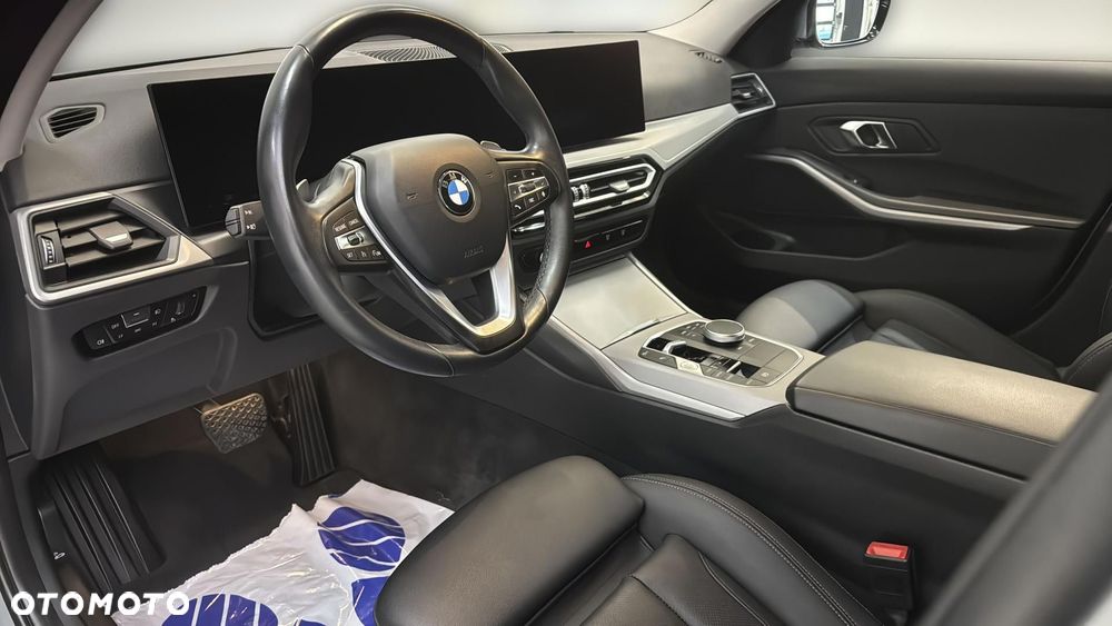 BMW Seria 3 318d mHEV - 10