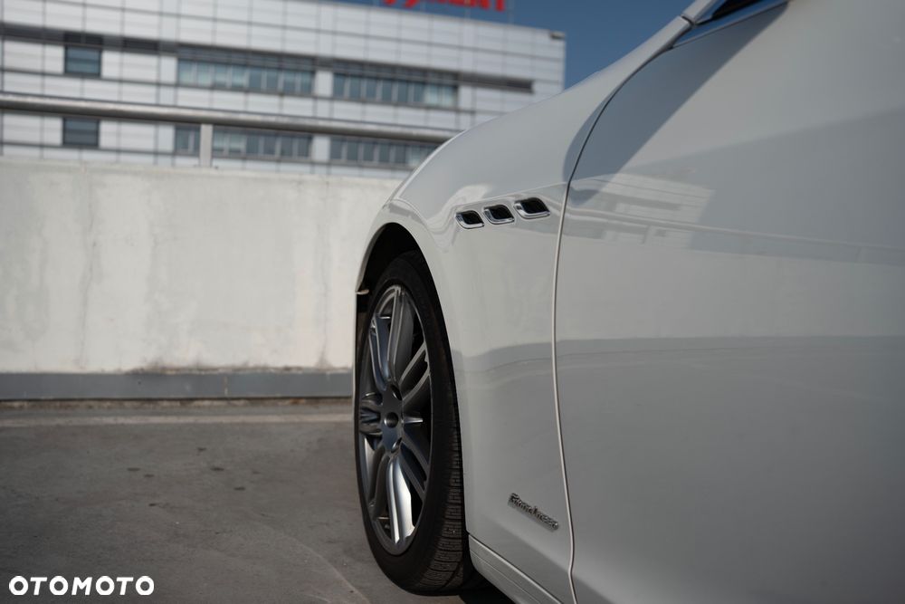 Maserati Ghibli S - 9