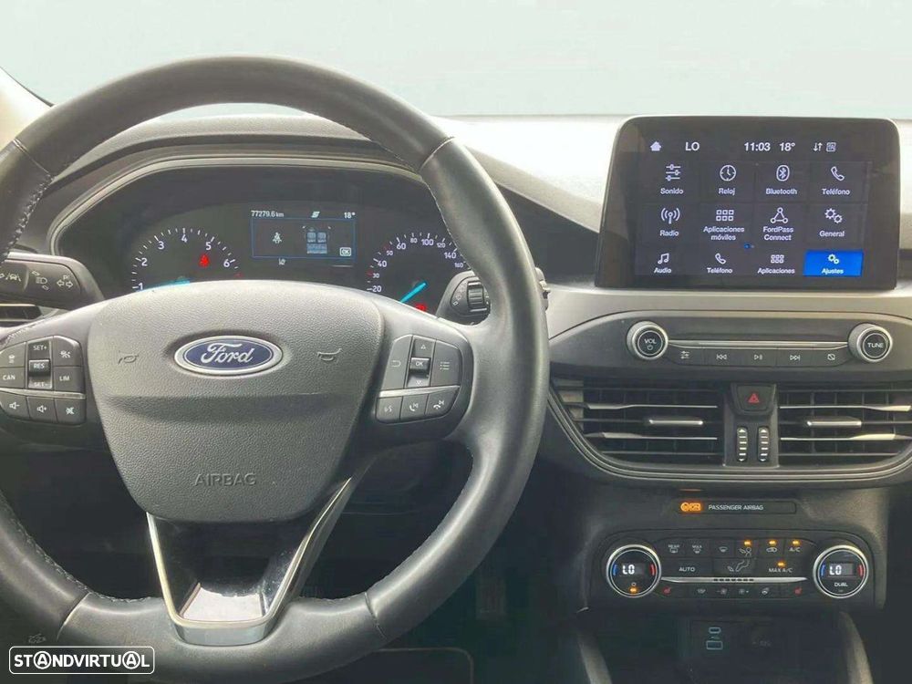 Ford Focus 1.0 EcoBoost Active X - 11