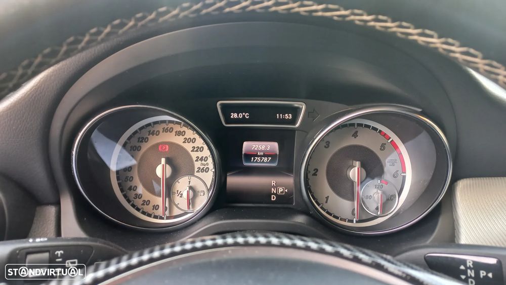 Mercedes-Benz CLA 200 d 7G-DCT Urban — fotografia 6
