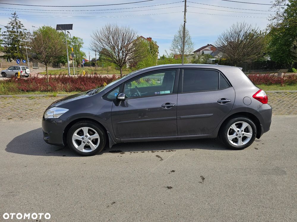 Toyota Auris 1.6 Premium - 8