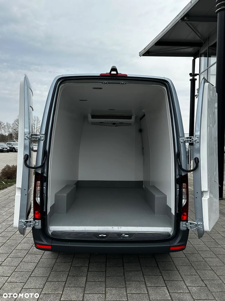 Mercedes-Benz Sprinter - 30