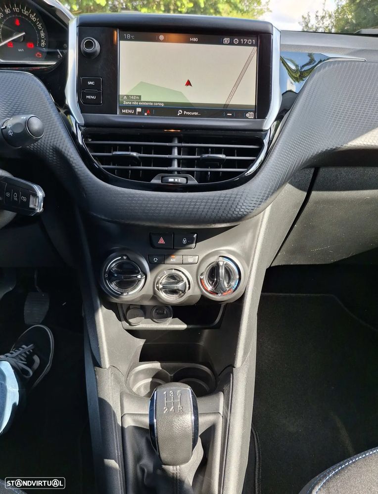 Peugeot 208 1.5 BlueHDi Signature - 9