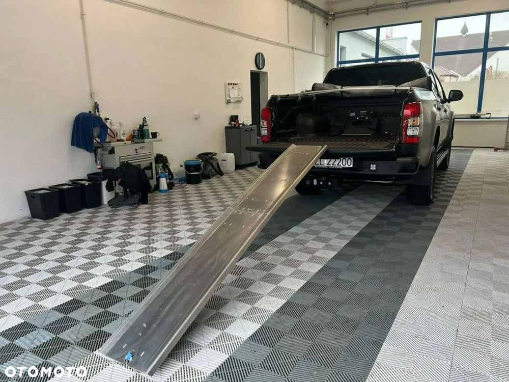 Mitsubishi L200 2.2 d DC Instyle Plus - 22