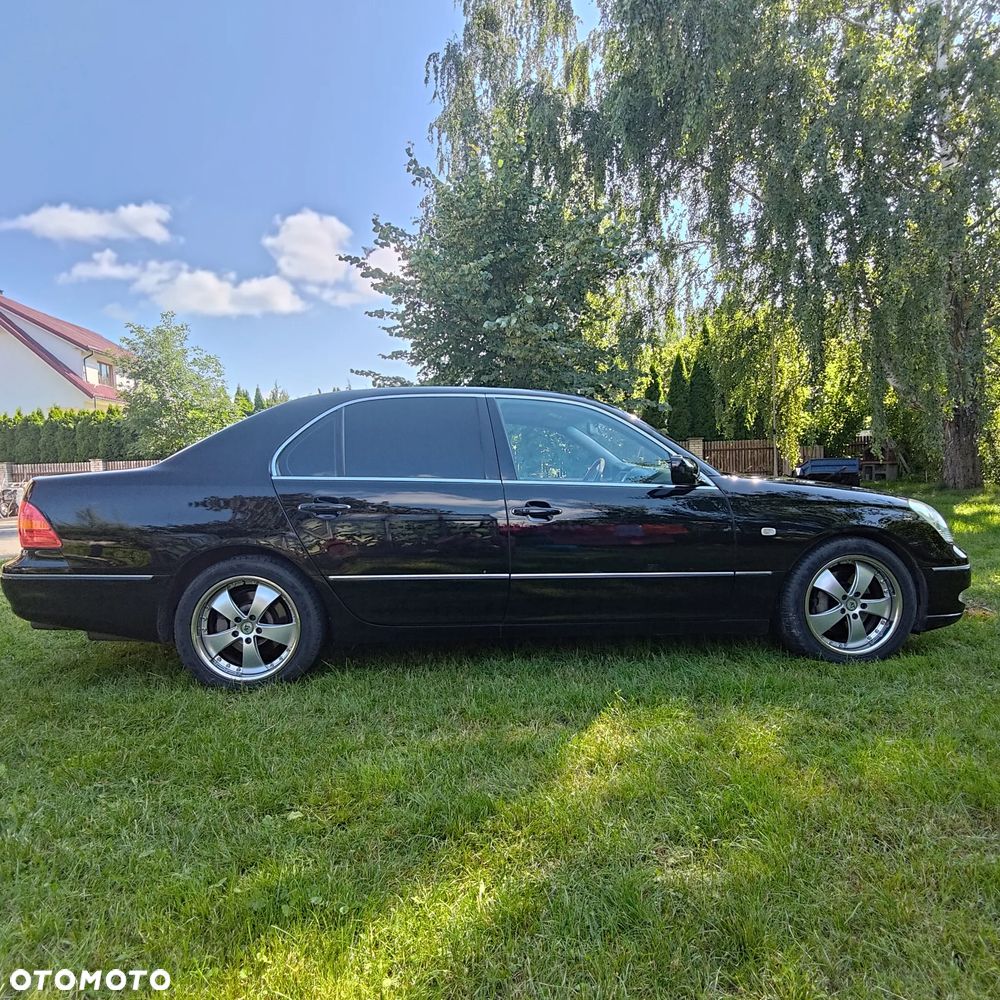 Lexus LS Standard - 16