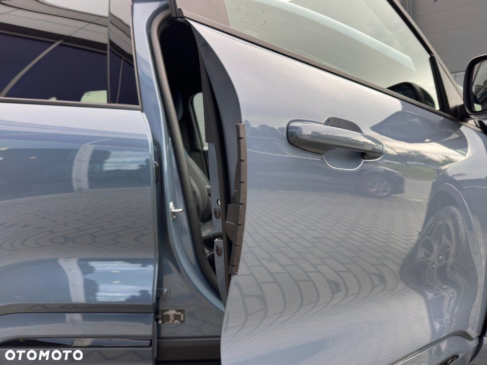 Ford Kuga - 12