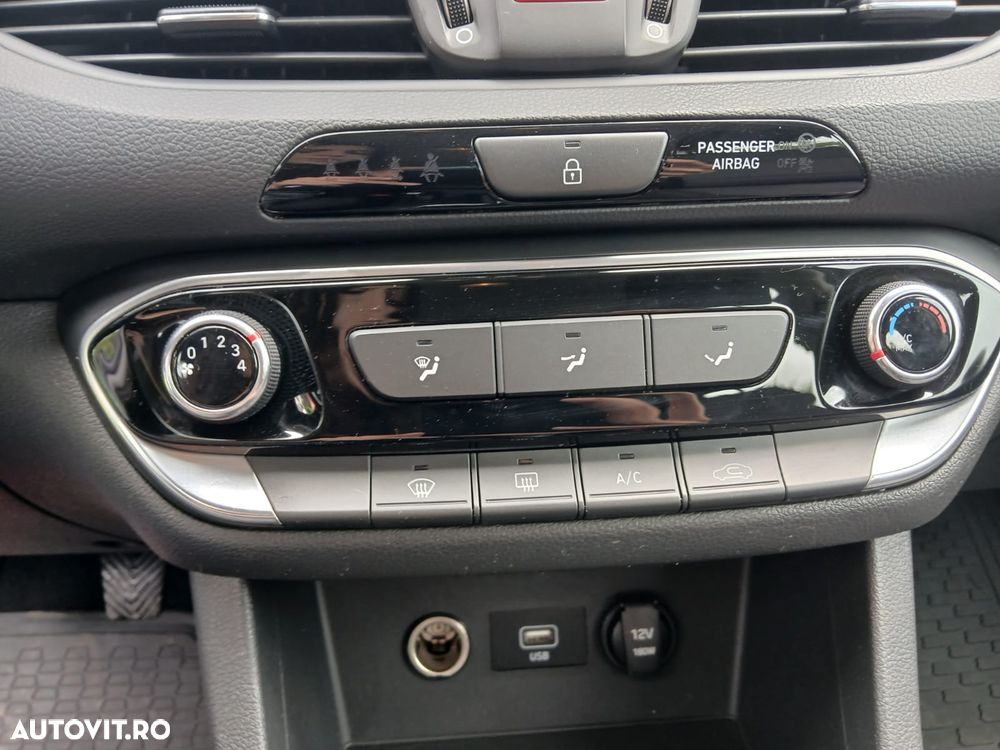 Hyundai i30 1.5 110CP M/T Comfort - 16