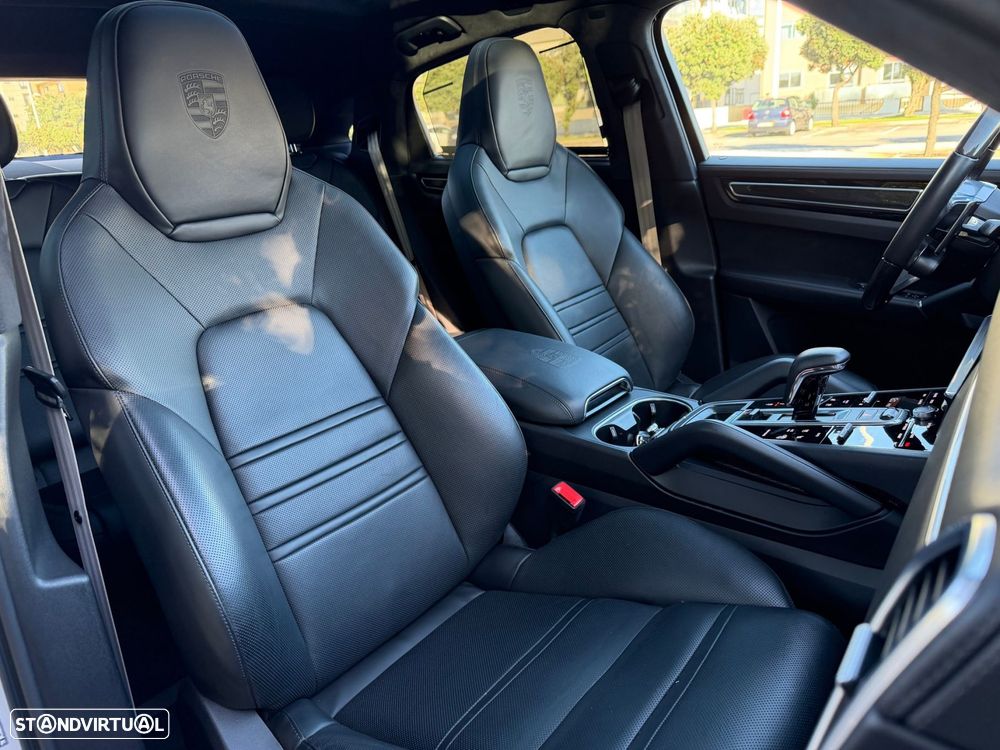 Porsche Cayenne Coupé E-Hybrid Platinum Edition - 23